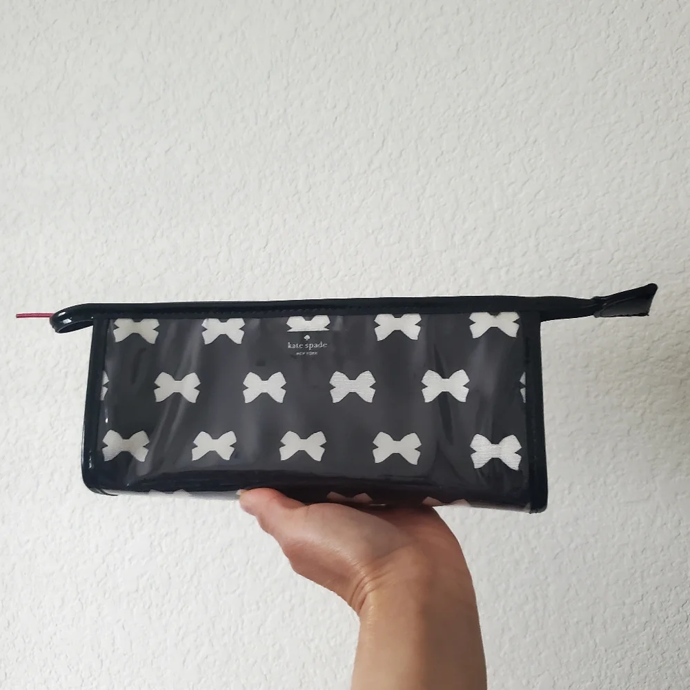 Kate Spade East West Heddy Tuxedo Court Black Cream Bow Make-up Bag Pouch